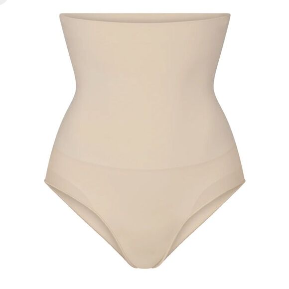 SKIMS Core Control Seamless High Waisted Shaping Brief In Sand Nude Shape Wear - Picture 4 of 7